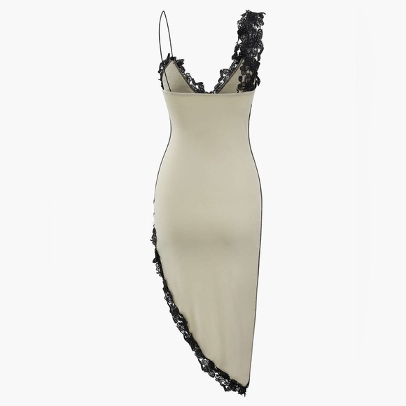 Asymmetric lace panel - Picture 4 of 5